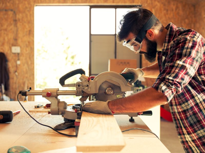 Marceneiro em BH: 10 motivos para investir em móveis planejados